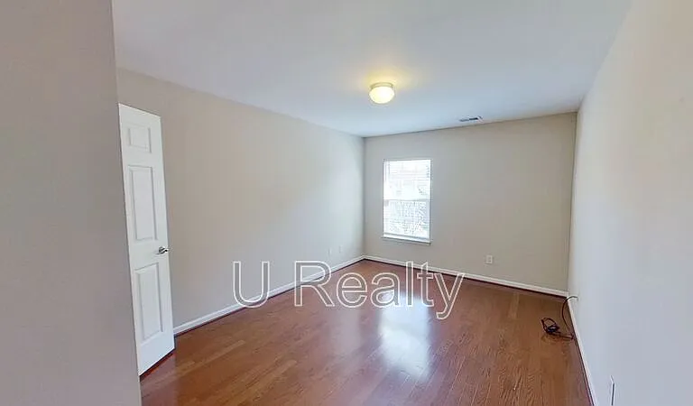 10009 Barrands Ln — Photo 10