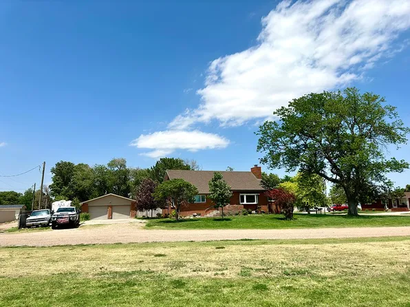 1216 E Oklahoma Ave, Ulysses, KS 67880