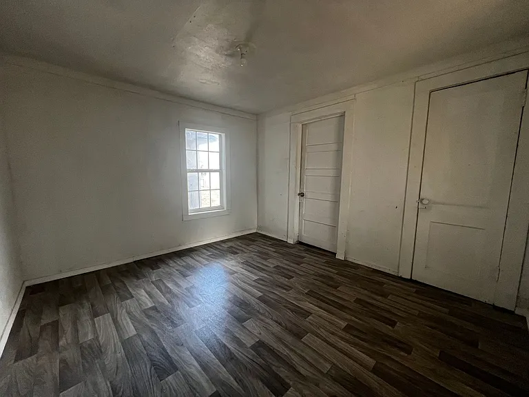 455 W Scott St — Photo 6