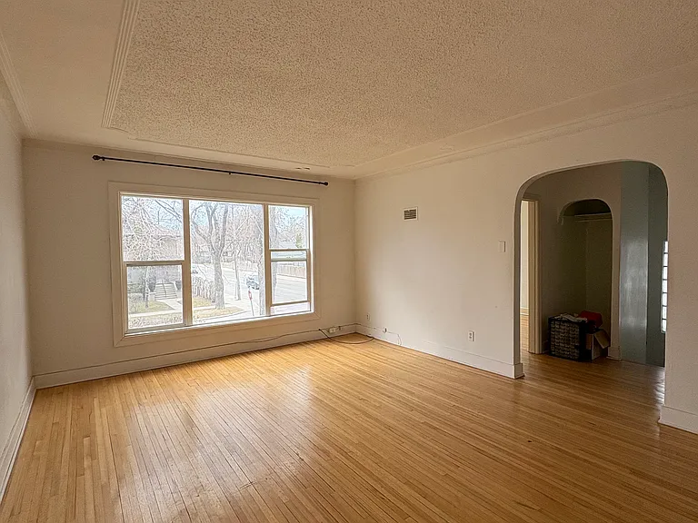 166 Brock St — Photo 3