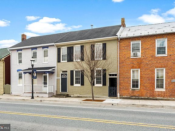 2nd image of 220 E Main St