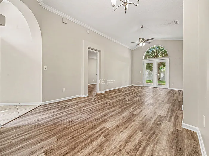 1664 Hudderfield Cir W — Photo 3