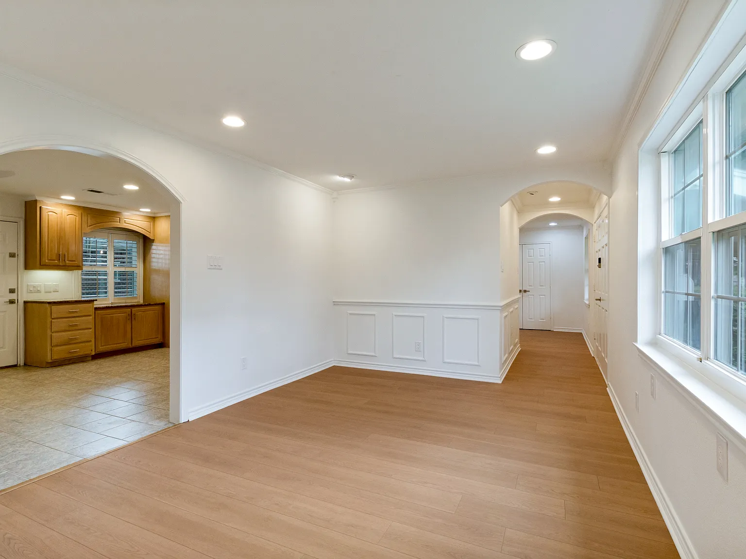 6 bed, 3.5 bath, 2574 sqft, $3,500 — Photo 4