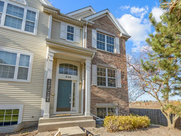 908 Clover Ln, Hampshire, IL 60140