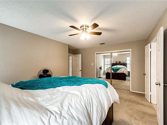 3rd image of 7909 Vienna Dr