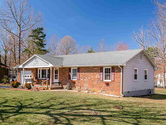 3rd image of 305 Forest Springs Dr