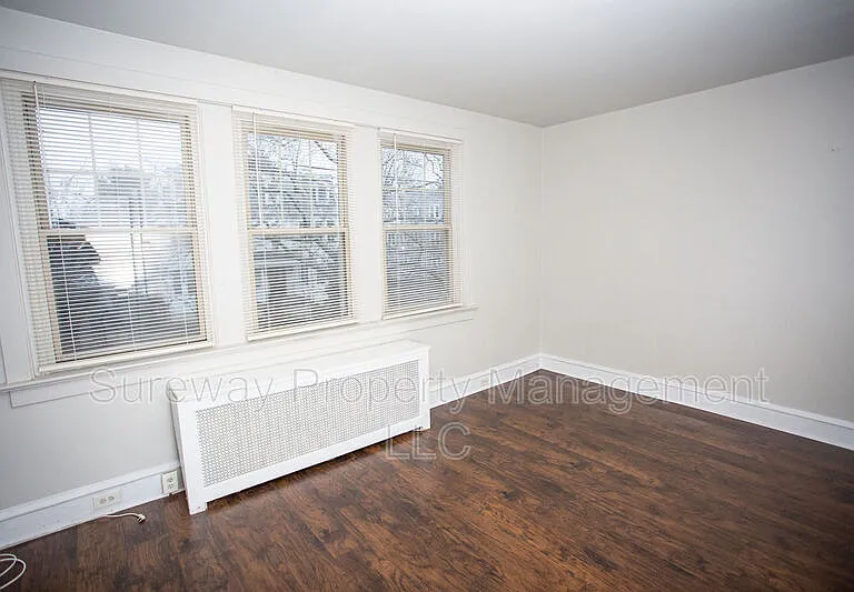 1034B Collings Ave — Photo 24
