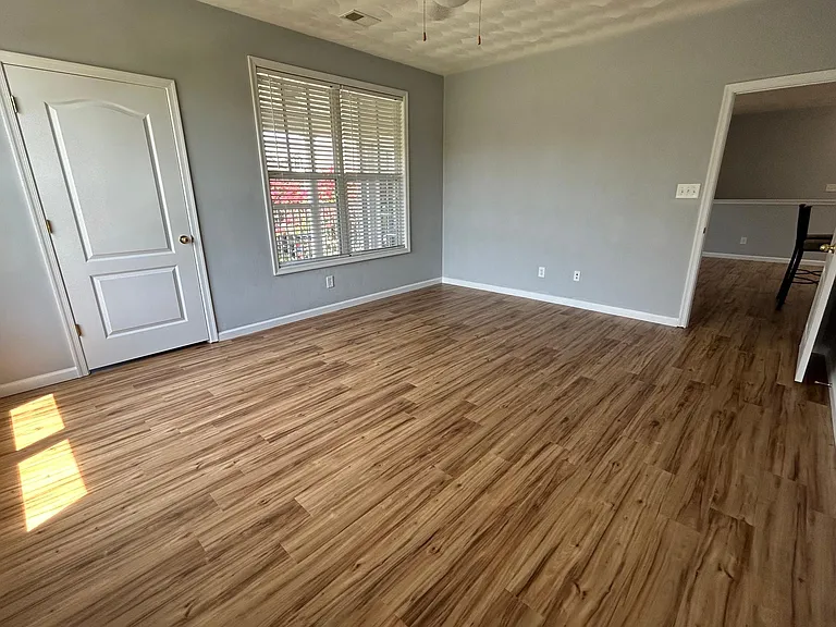 304 Troon Ct — Photo 12