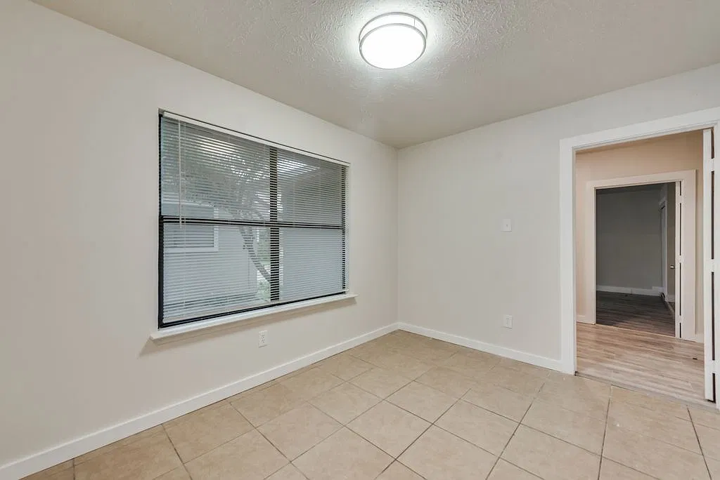 3006 Seaboard - 1 — Photo 2