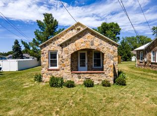 108 3rd St, Grottoes, VA 24441