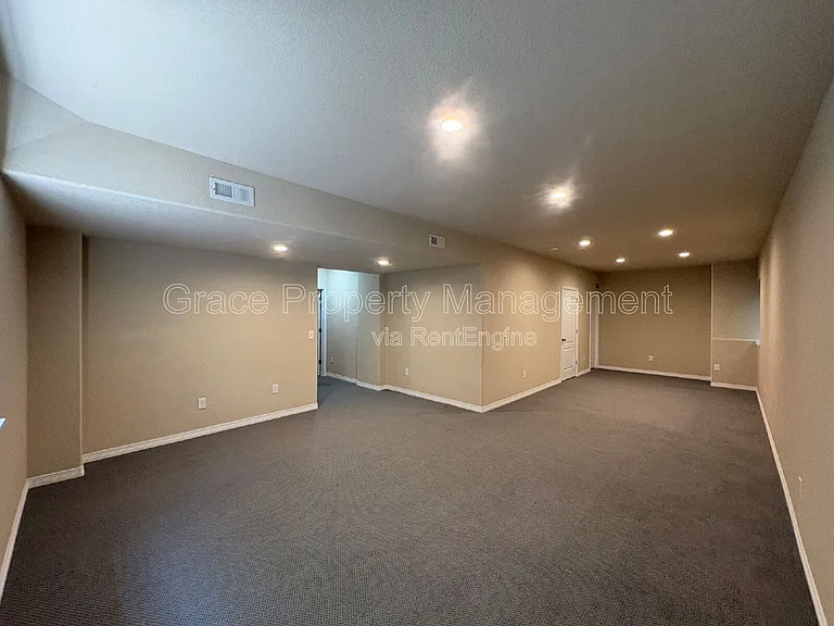 1730 S Poplar St — Photo 26