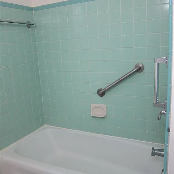 37 NE 21st Ter #B — Photo 23