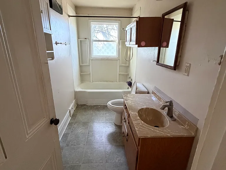 378 Cowgill St — Photo 14