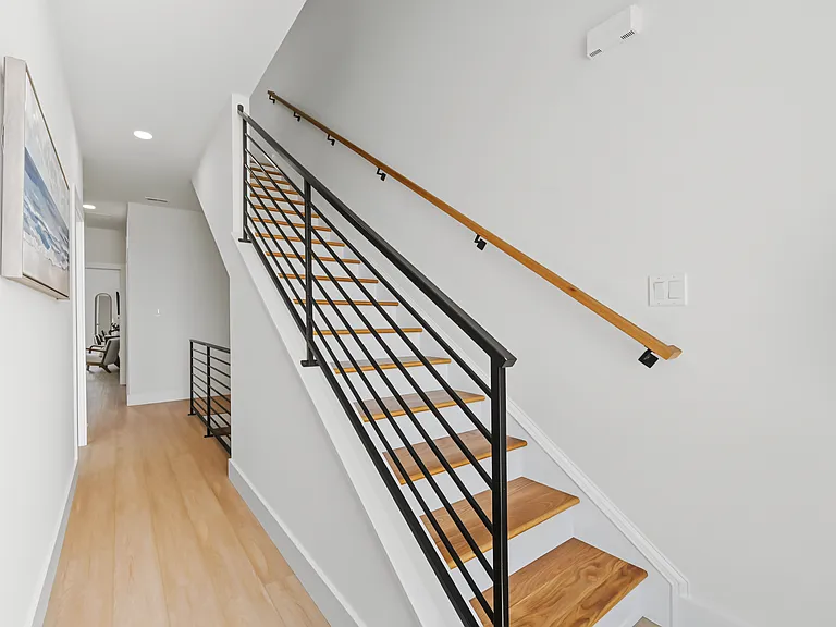 101 A Westminster Ave — Photo 20