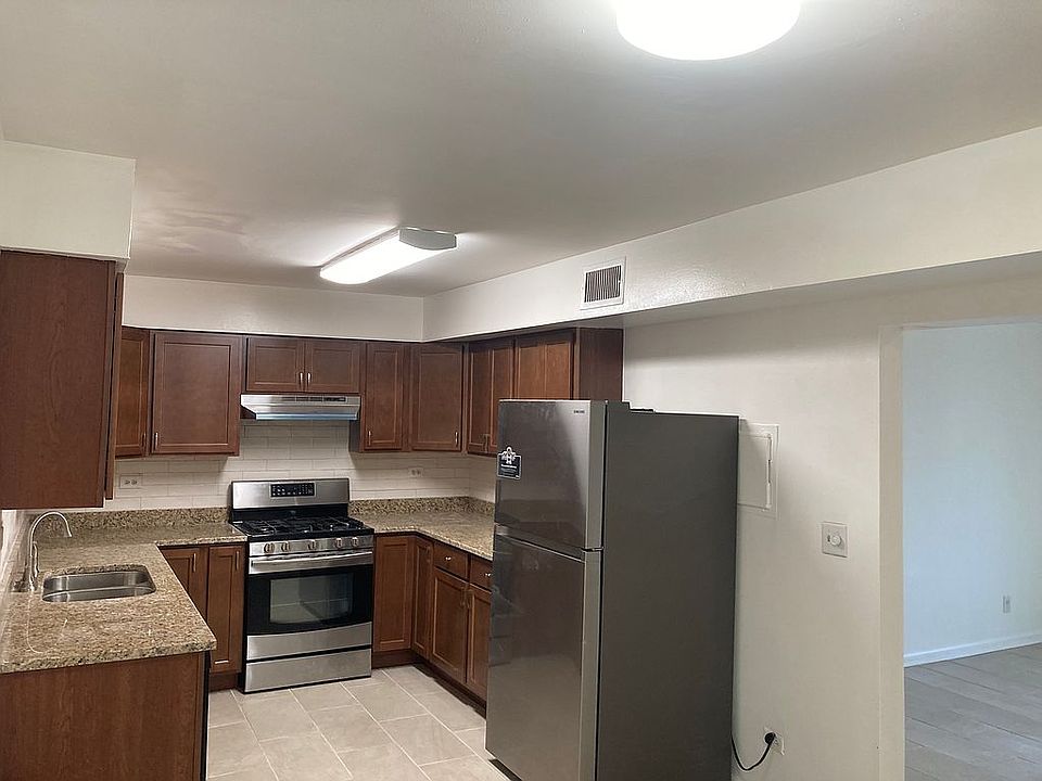 1st image of 629 Derry Ct APT 1D
