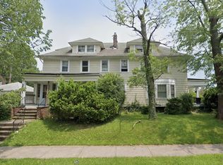 2061 Hampstead Rd, Cleveland Heights, OH 44118