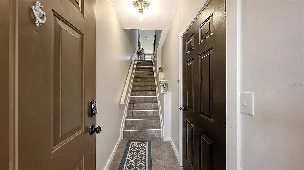 3 bed, 2.0 bath, 1615 sqft, $2,200 — Photo 4
