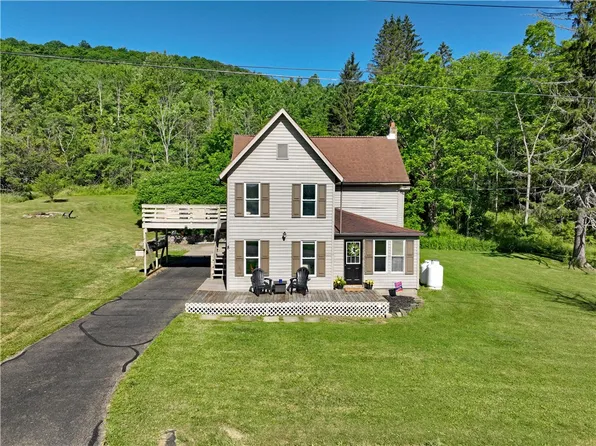 8 Hill Rd, Beaver Dams, NY 14812
