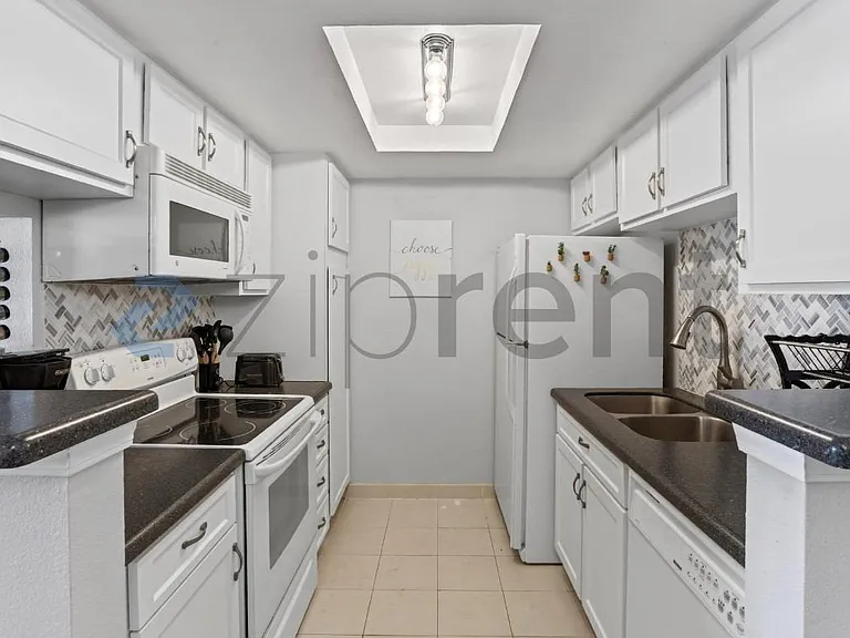 8225 Fairmount Dr — Photo 6