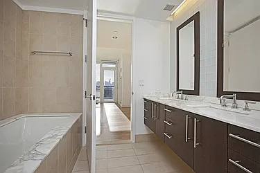 Rented by Weinman International Real Estate, Inc.