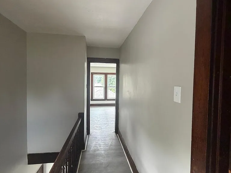 329 W Grant St — Photo 6