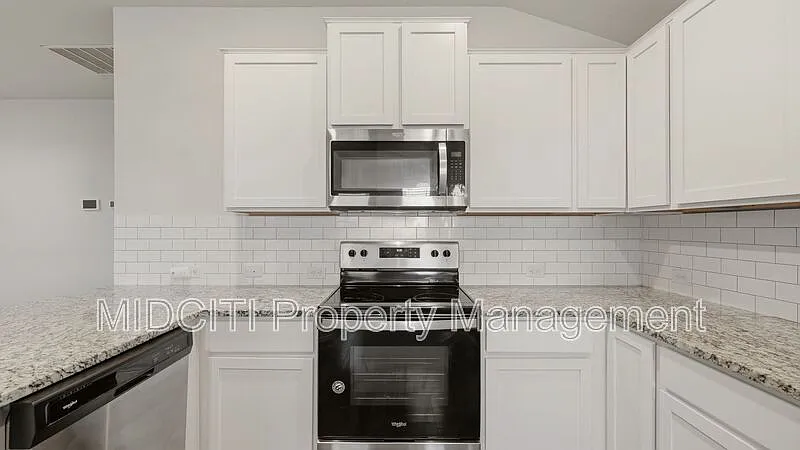 3 bed, 2.0 bath, 1442 sqft, $1,750 — Photo 4