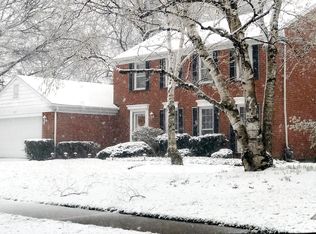 1035 Williamsburg Dr, Northbrook, IL 60062