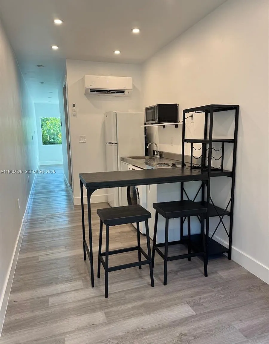 1 bed, 1.0 bath, 480 sqft, $1,500 — Photo 2
