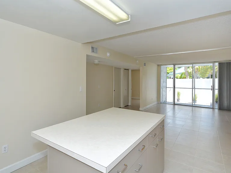 1250 2nd St — Photo 10