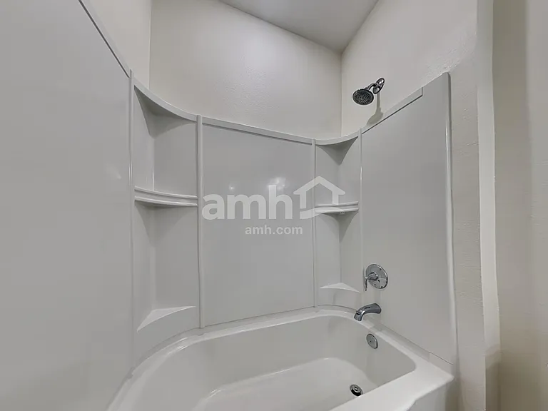 814 Rocking Chair Ln — Photo 16