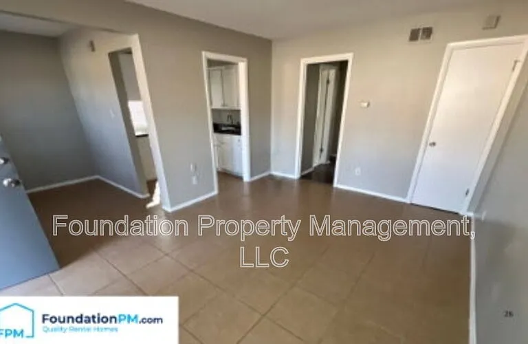 1131 Catalina St — Photo 5