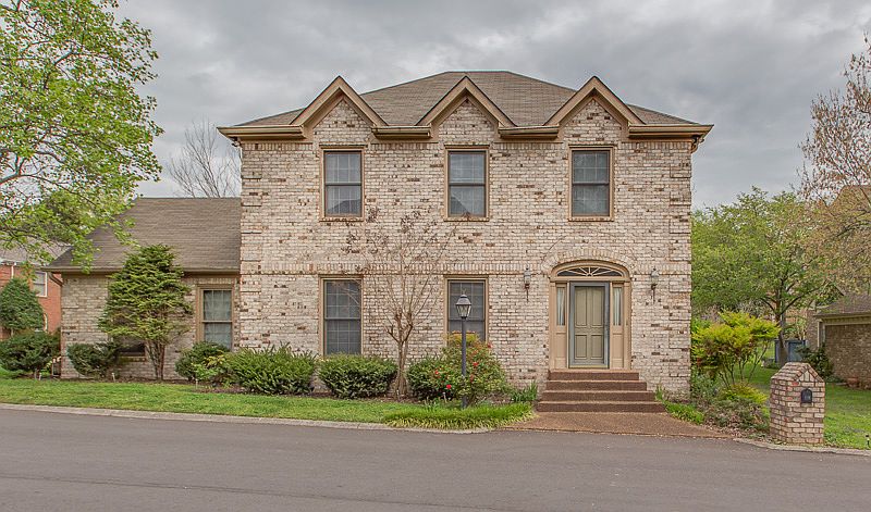 1st image of 210 Belle Lake Dr