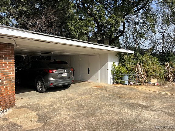 5th image of 2731 Sweetbriar Rd