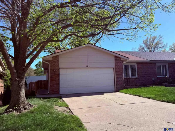 1811 Normandy Ln, Lincoln, NE 68512