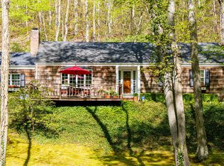 1536 Laurel Hollow Rd, Syosset, NY 11791