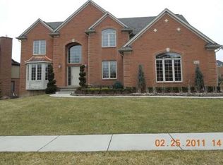 2648 Hawthorne, Utica, MI 48316