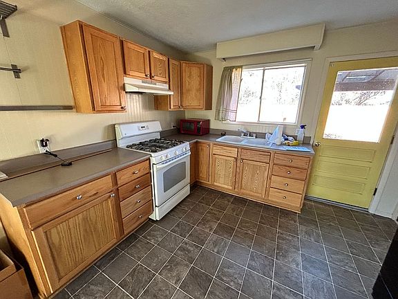 5th image of 281 W North St