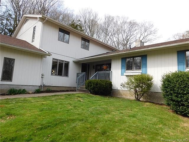 2nd image of 4 Wilbur Ln