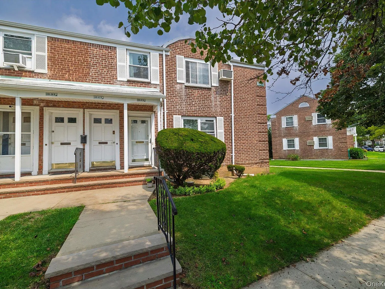 1 bed, 1.0 bath, 585 sqft, $2,500 — Photo 2