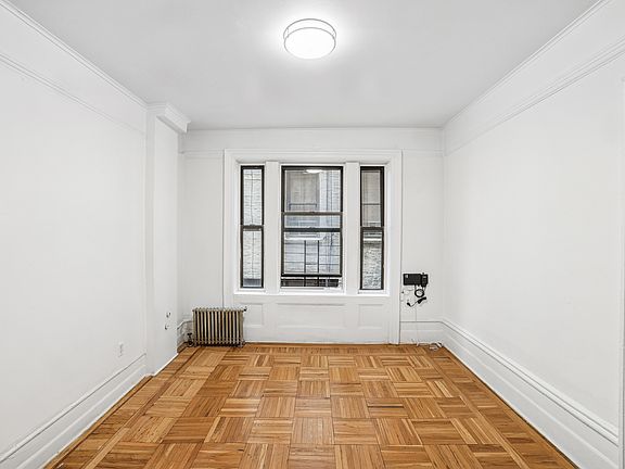 3rd image of 629 W 170th St #2EE