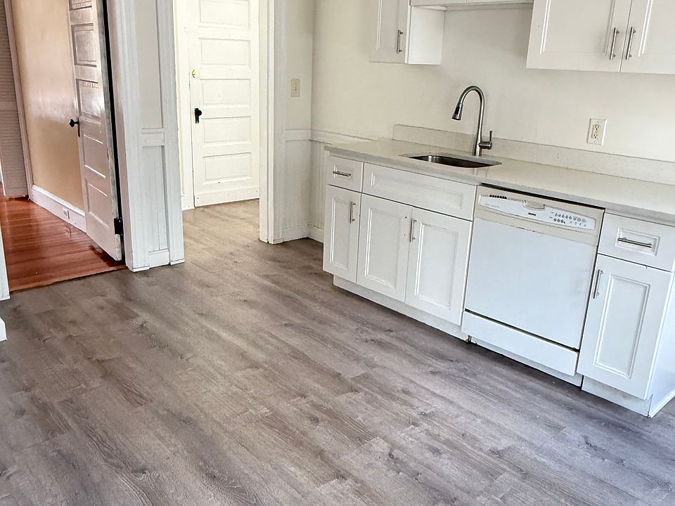 1st image of 284 Whitwell St #284