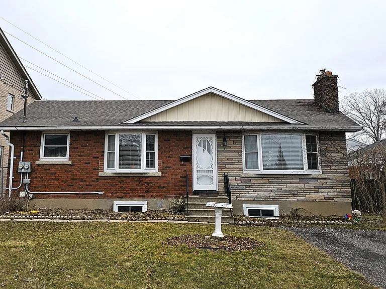 232 Vansickle Rd — Photo 1