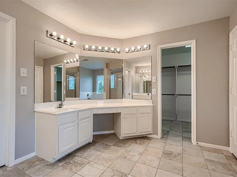 3810 Breaker Ct — Photo 18
