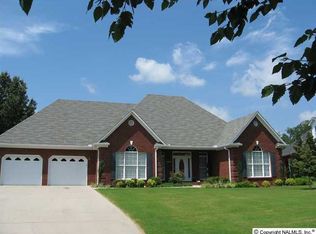 2101 Autumnwood Dr SW, Hartselle, AL 35640