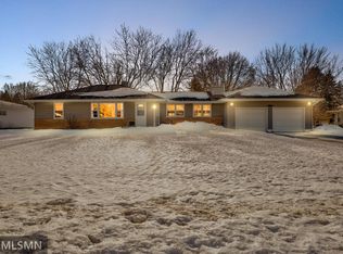 1364 Glynview Trl, Faribault, MN 55021