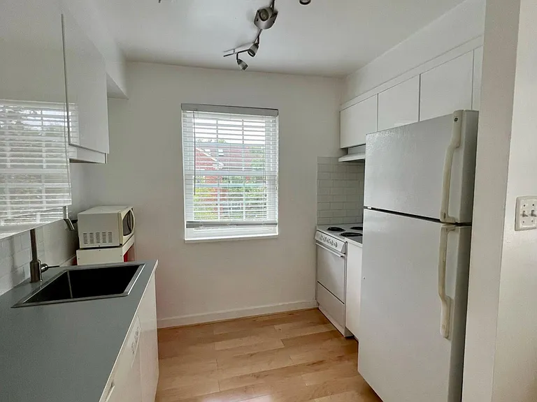 2111 N Scott St #62 — Photo 7