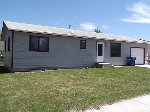 2nd image of 420 Lake Side Dr
