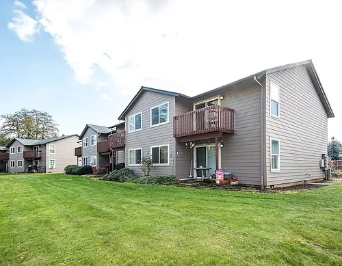 Rivercrest Apartments Photo 1