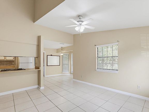 3rd image of 1808 Jackson Bluff Rd APT F