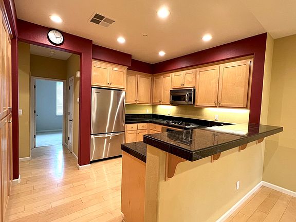 3rd image of 4074 Lick Mill Blvd